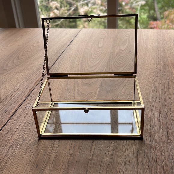 Glass and gold metal frame BOX. 5 3/4” long, 2+” tall, 3 1/2” wide. - Picture 2 of 6
